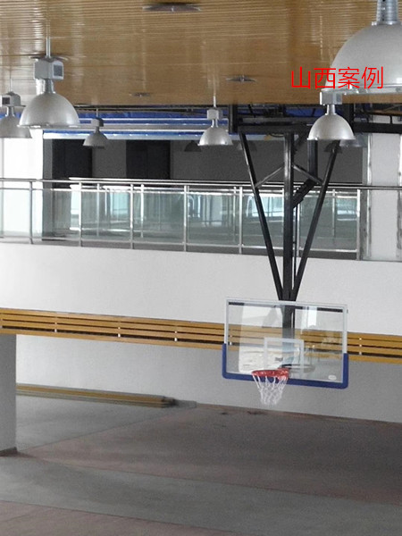 山西临汾电动悬挂式篮球架安装案例